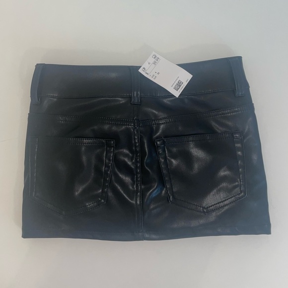 NWT Black Faux Leather Mini Skirt - Picture 3 of 3